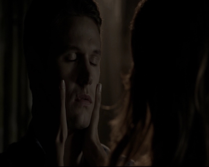 VampireDiariesWorld-dot-org_5x05MontersBall-deletedscenes2701.jpg