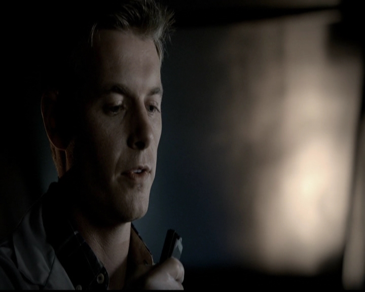 VampireDiariesWorld-dot-org_5x05MontersBall0087.jpg