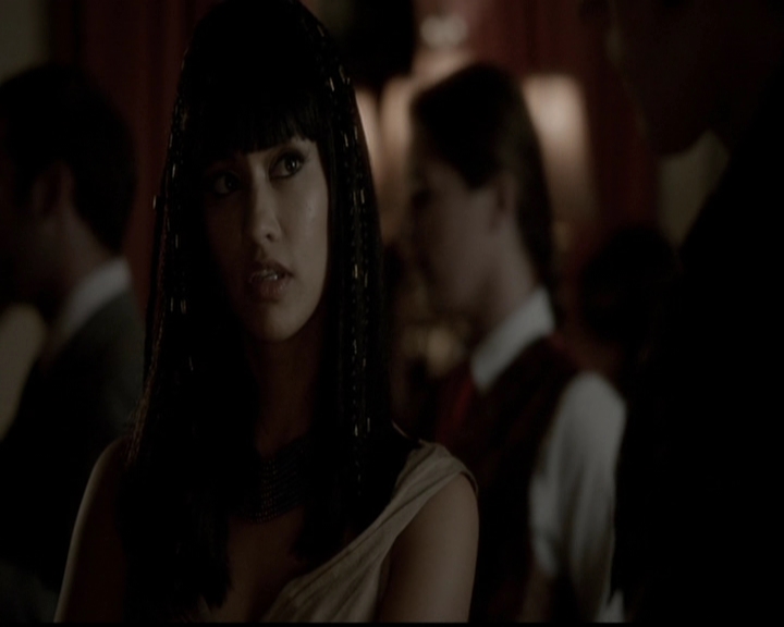 VampireDiariesWorld-dot-org_5x05MontersBall1054.jpg