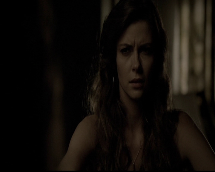 VampireDiariesWorld-dot-org_5x05MontersBall1999.jpg