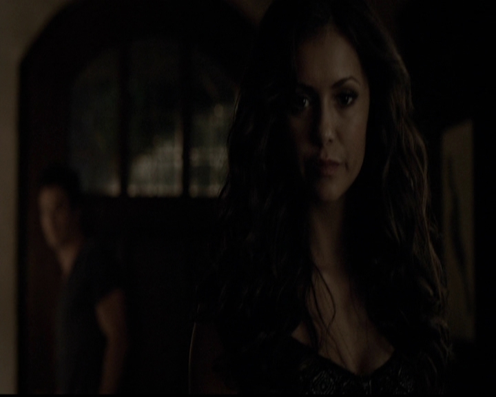 VampireDiariesWorld-dot-org_5x05MontersBall2184.jpg