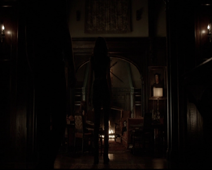 VampireDiariesWorld-dot-org_5x05MontersBall2185.jpg