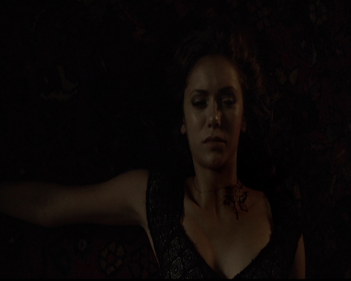 VampireDiariesWorld-dot-org_5x05MontersBall2312.jpg