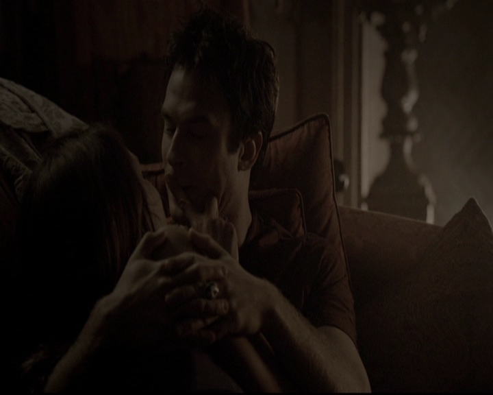 VampireDiariesWorld-dot-org_5x06HandleWithCare0125.jpg