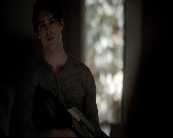 VampireDiariesWorld-dot-org_5x06HandleWithCare0317.jpg