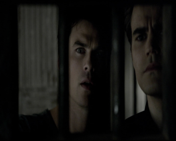 VampireDiariesWorld-dot-org_5x07DeathAndTheMaiden0400.jpg