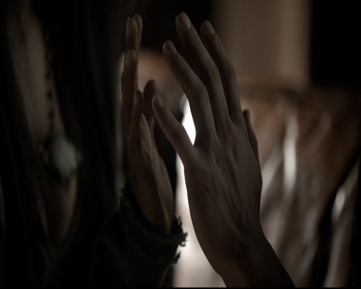 VampireDiariesWorld-dot-org_5x07DeathAndTheMaiden0511.jpg