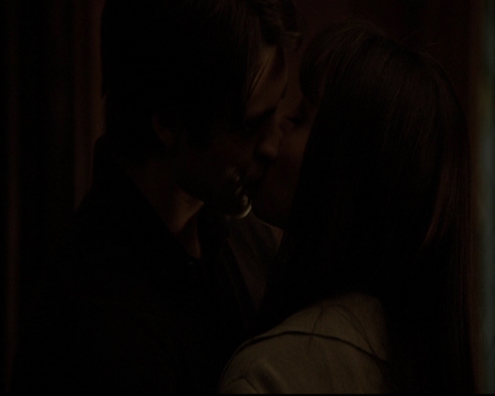 VampireDiariesWorld-dot-org_5x07DeathAndTheMaiden1980.jpg