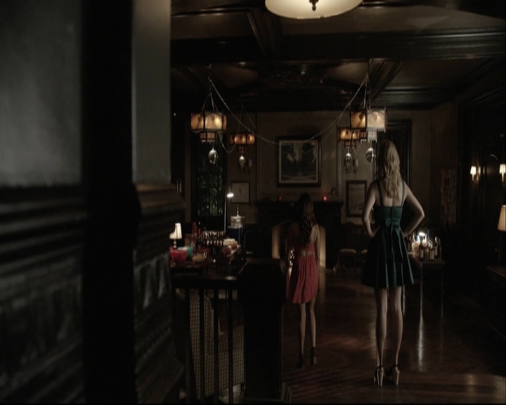 VampireDiariesWorld-dot-org_5x08DeadManOnCampus-deletedscene0004.jpg