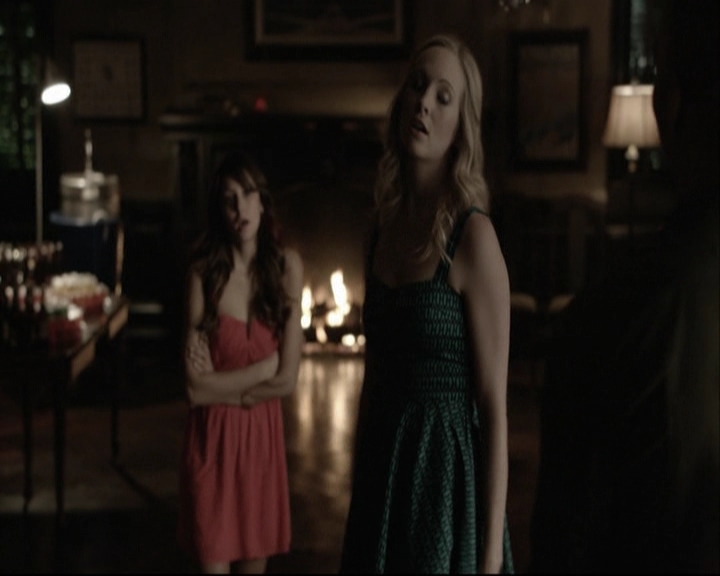 VampireDiariesWorld-dot-org_5x08DeadManOnCampus-deletedscene0015.jpg