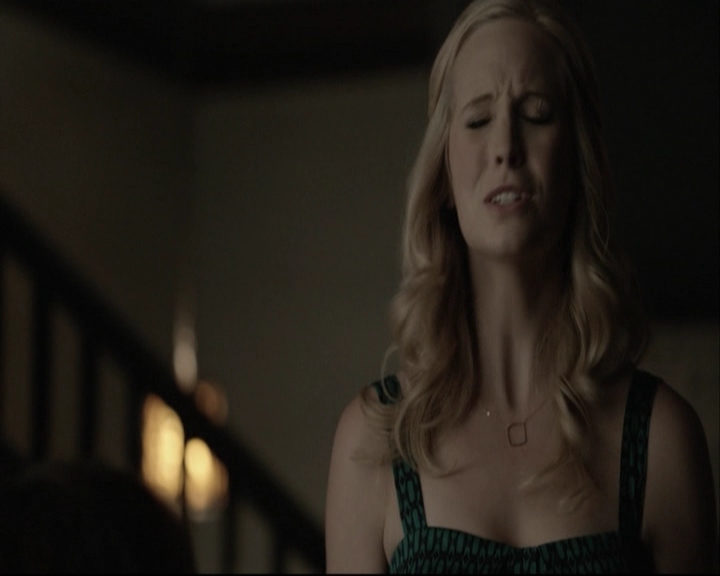 VampireDiariesWorld-dot-org_5x08DeadManOnCampus-deletedscene0044.jpg