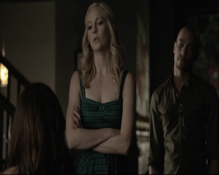 VampireDiariesWorld-dot-org_5x08DeadManOnCampus-deletedscene0050.jpg