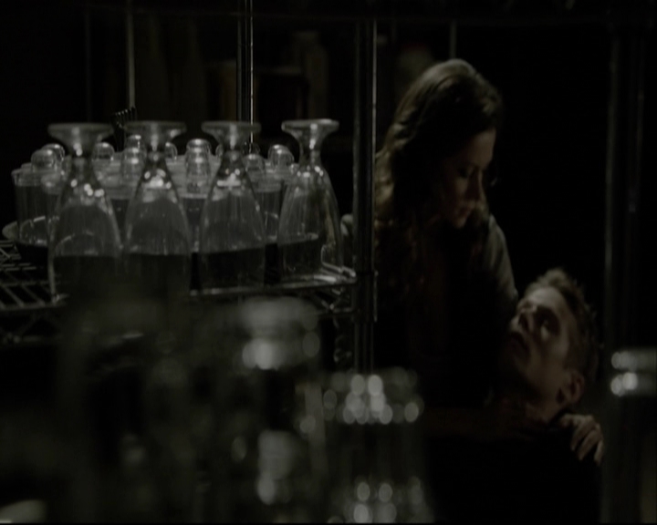 VampireDiariesWorld-dot-org_5x08DeadManOnCampus-deletedscene0062.jpg