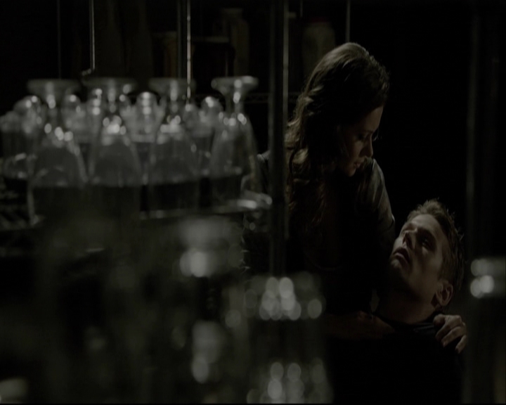 VampireDiariesWorld-dot-org_5x08DeadManOnCampus-deletedscene0064.jpg