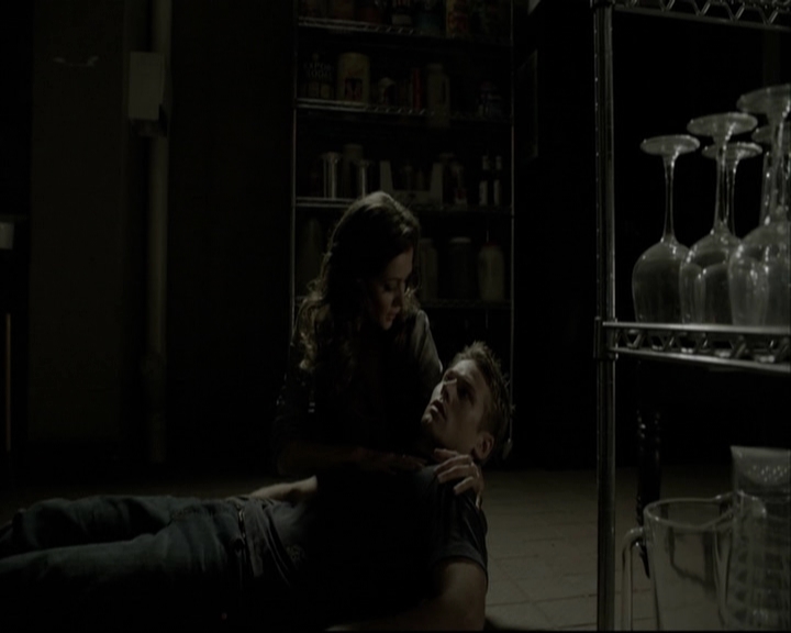 VampireDiariesWorld-dot-org_5x08DeadManOnCampus-deletedscene0067.jpg