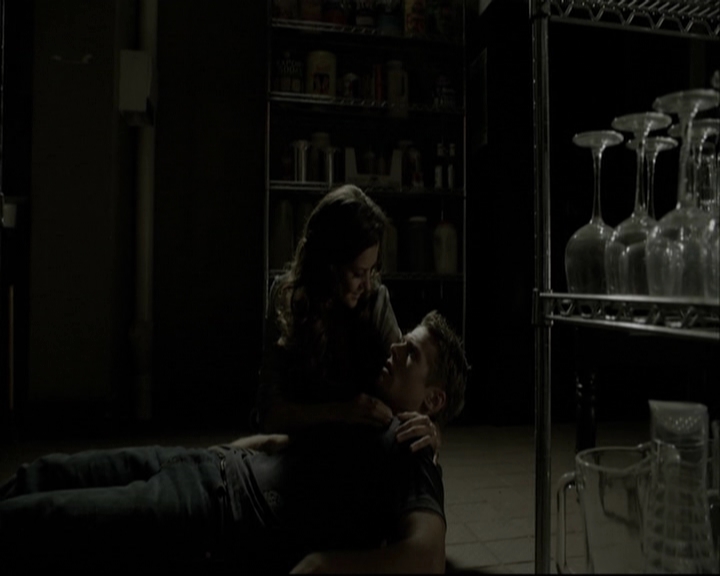 VampireDiariesWorld-dot-org_5x08DeadManOnCampus-deletedscene0068.jpg