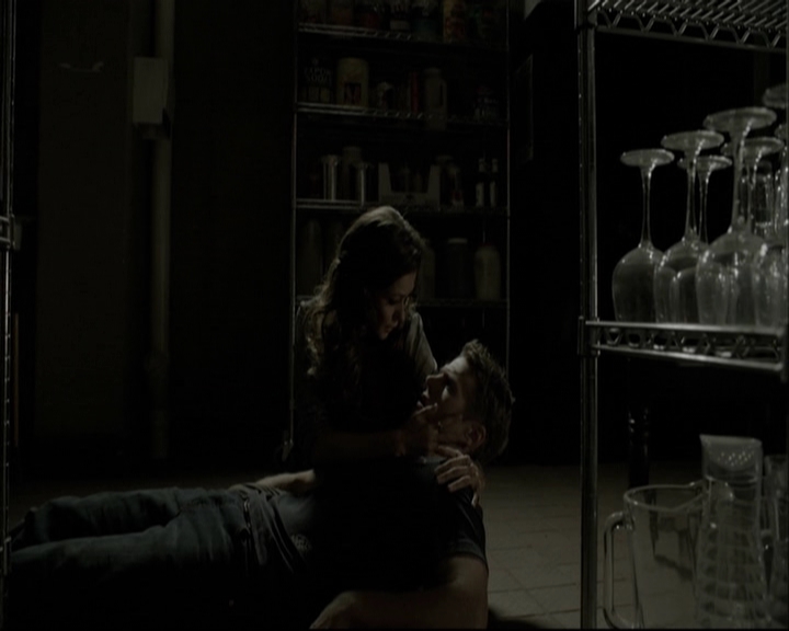 VampireDiariesWorld-dot-org_5x08DeadManOnCampus-deletedscene0069.jpg