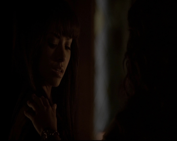 VampireDiariesWorld-dot-org_5x08DeadManOnCampus0036.jpg