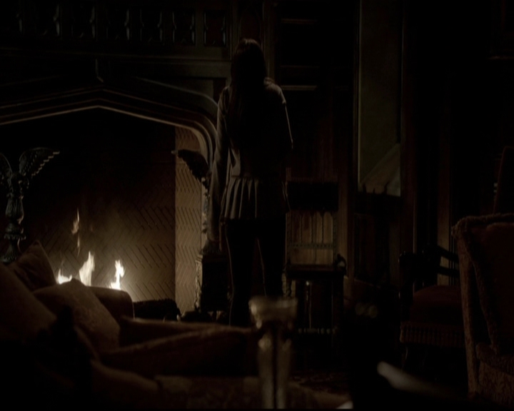 VampireDiariesWorld-dot-org_5x08DeadManOnCampus0037.jpg