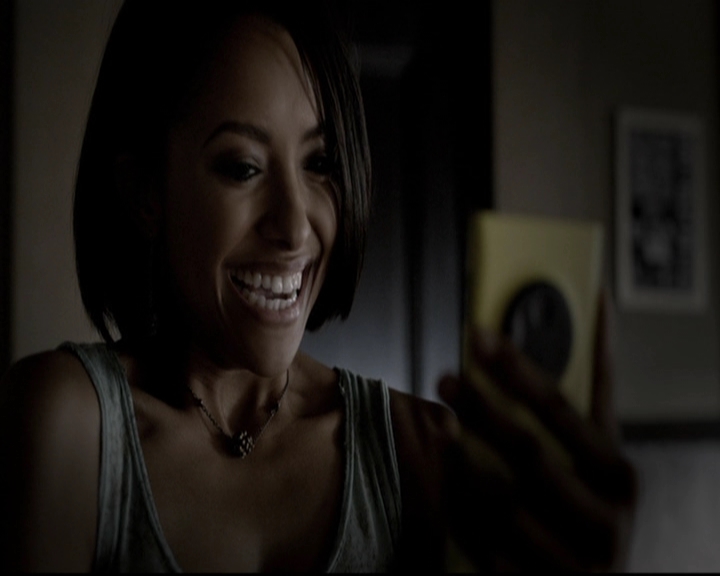 VampireDiariesWorld-dot-org_5x08DeadManOnCampus0130.jpg