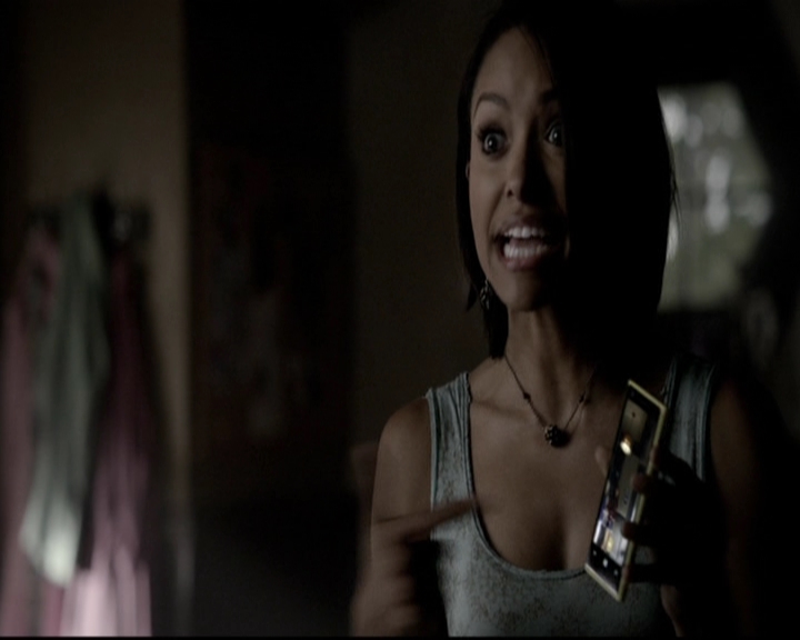 VampireDiariesWorld-dot-org_5x08DeadManOnCampus0144.jpg