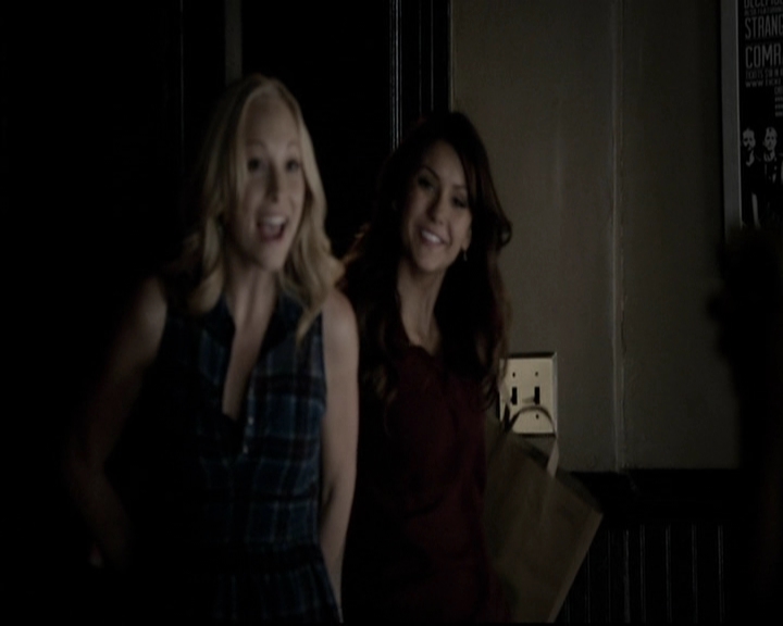 VampireDiariesWorld-dot-org_5x08DeadManOnCampus0146.jpg