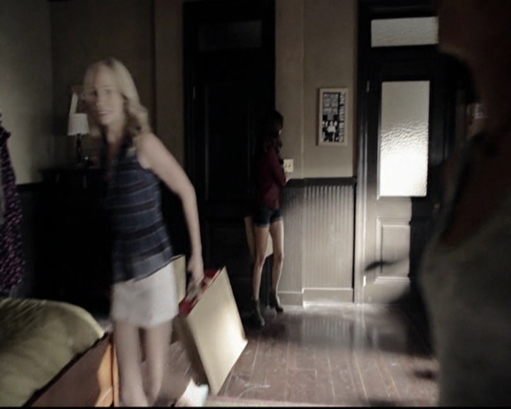 VampireDiariesWorld-dot-org_5x08DeadManOnCampus0148.jpg