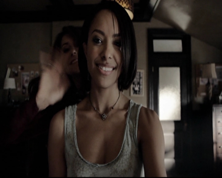 VampireDiariesWorld-dot-org_5x08DeadManOnCampus0151.jpg