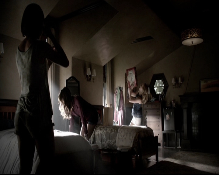 VampireDiariesWorld-dot-org_5x08DeadManOnCampus0155.jpg