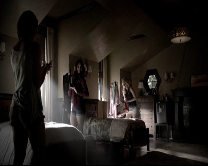 VampireDiariesWorld-dot-org_5x08DeadManOnCampus0158.jpg