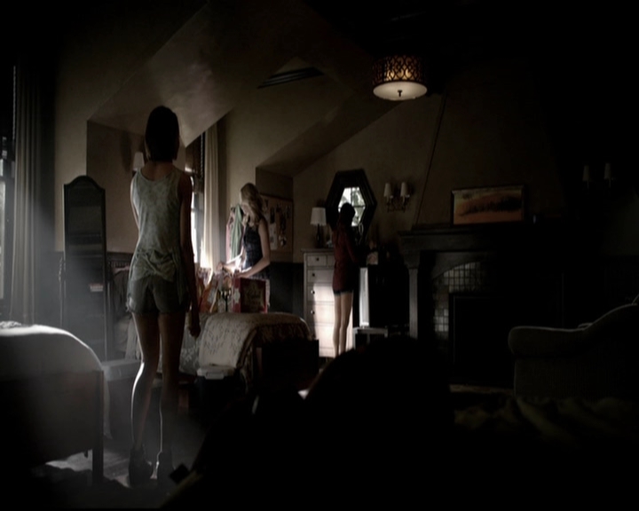 VampireDiariesWorld-dot-org_5x08DeadManOnCampus0181.jpg