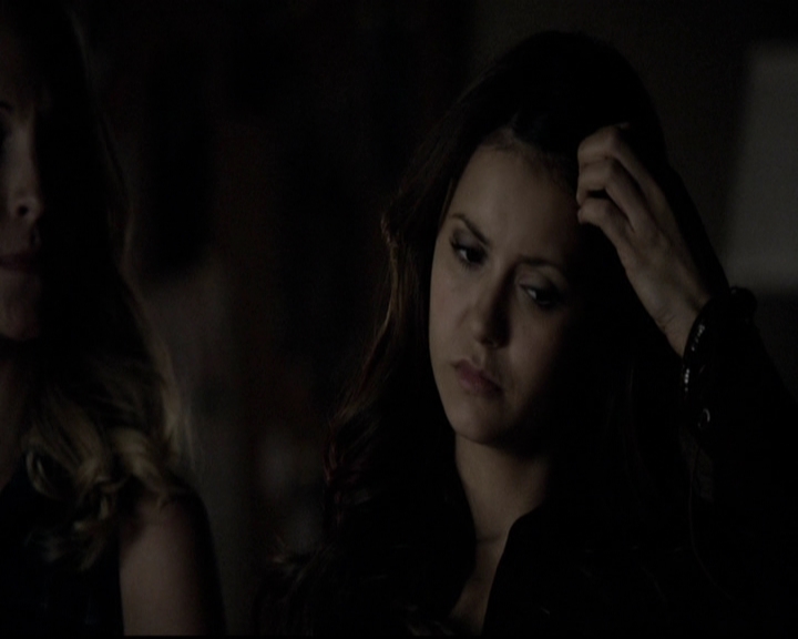 VampireDiariesWorld-dot-org_5x08DeadManOnCampus0194.jpg