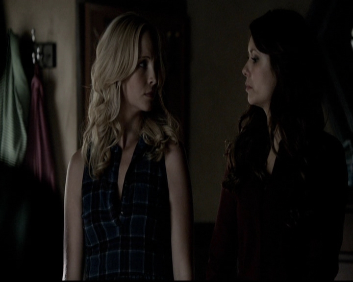 VampireDiariesWorld-dot-org_5x08DeadManOnCampus0196.jpg