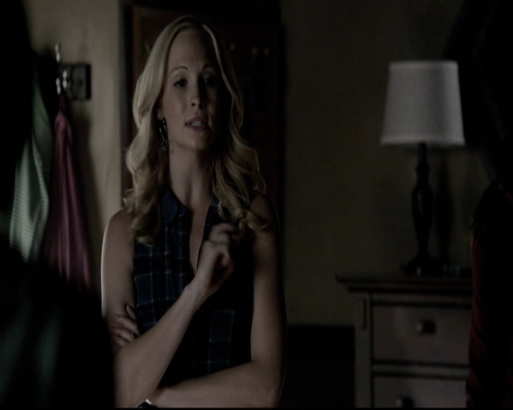 VampireDiariesWorld-dot-org_5x08DeadManOnCampus0202.jpg