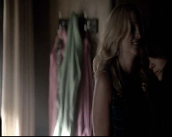 VampireDiariesWorld-dot-org_5x08DeadManOnCampus0215.jpg