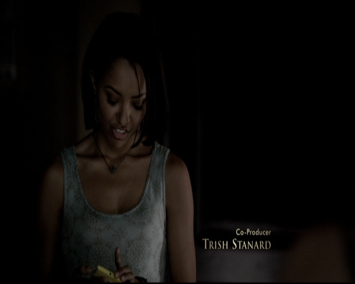 VampireDiariesWorld-dot-org_5x08DeadManOnCampus0233.jpg