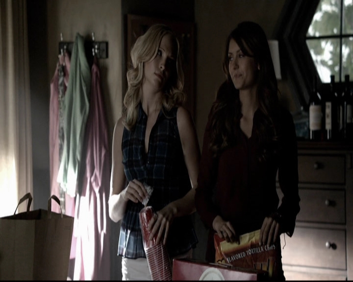 VampireDiariesWorld-dot-org_5x08DeadManOnCampus0238.jpg