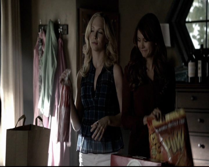 VampireDiariesWorld-dot-org_5x08DeadManOnCampus0239.jpg