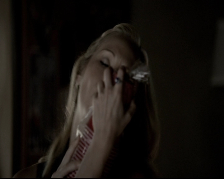 VampireDiariesWorld-dot-org_5x08DeadManOnCampus0247.jpg