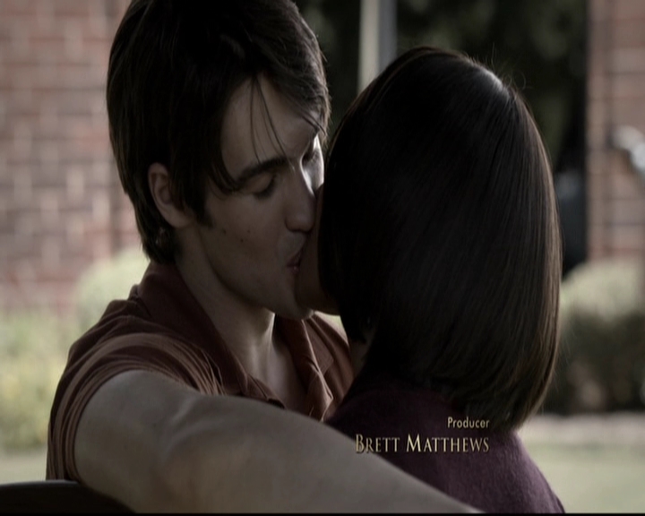 VampireDiariesWorld-dot-org_5x08DeadManOnCampus0252.jpg