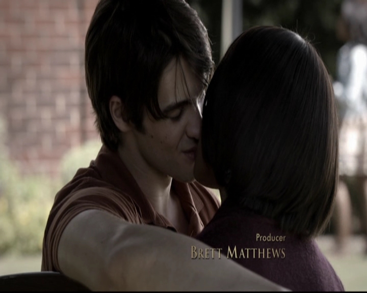 VampireDiariesWorld-dot-org_5x08DeadManOnCampus0253.jpg