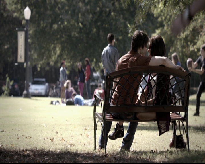 VampireDiariesWorld-dot-org_5x08DeadManOnCampus0271.jpg