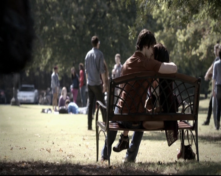 VampireDiariesWorld-dot-org_5x08DeadManOnCampus0272.jpg