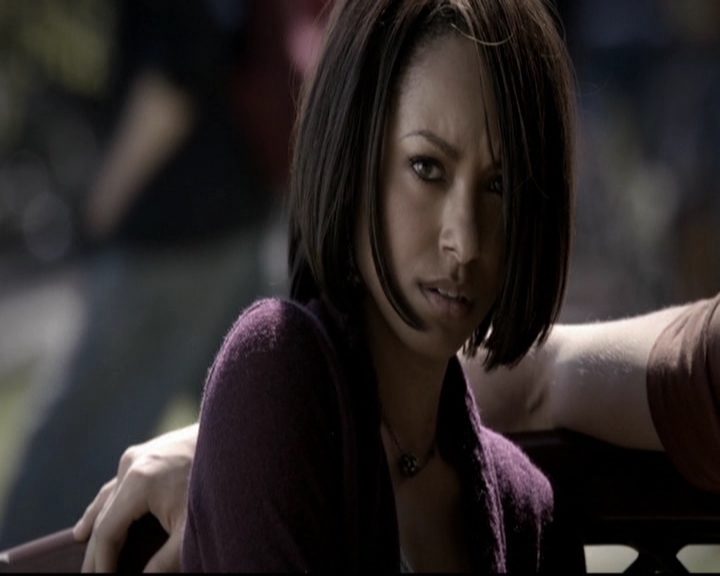 VampireDiariesWorld-dot-org_5x08DeadManOnCampus0285.jpg