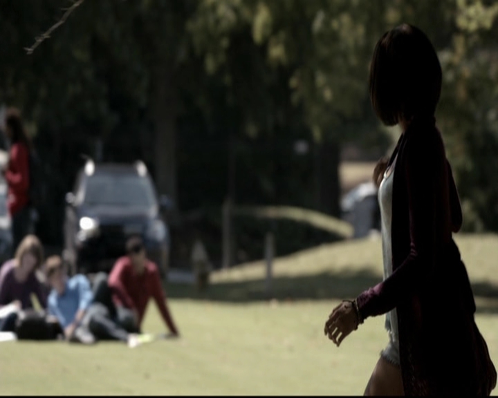 VampireDiariesWorld-dot-org_5x08DeadManOnCampus0302.jpg