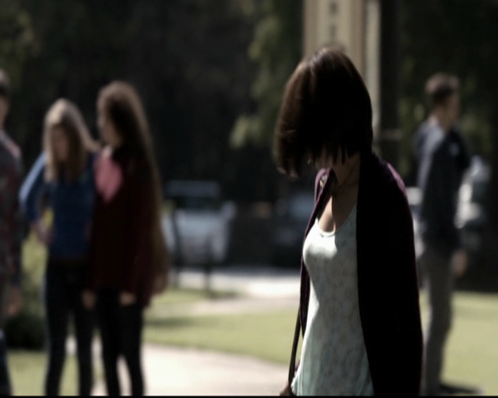 VampireDiariesWorld-dot-org_5x08DeadManOnCampus0305.jpg