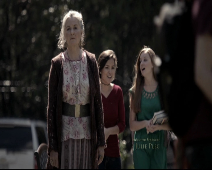 VampireDiariesWorld-dot-org_5x08DeadManOnCampus0306.jpg