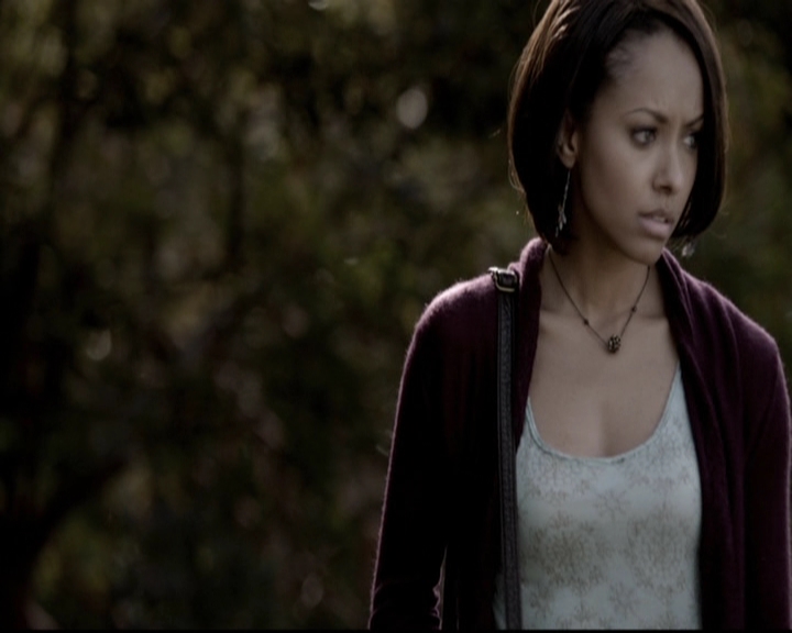 VampireDiariesWorld-dot-org_5x08DeadManOnCampus0315.jpg