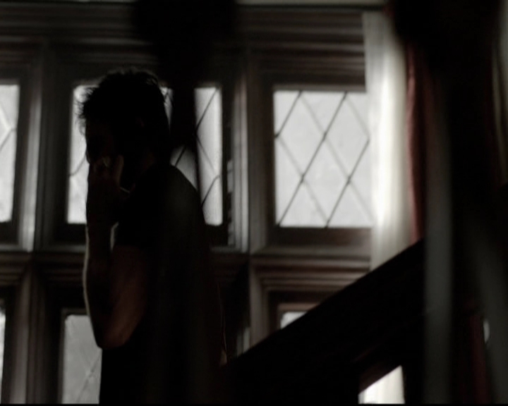 VampireDiariesWorld-dot-org_5x08DeadManOnCampus0331.jpg