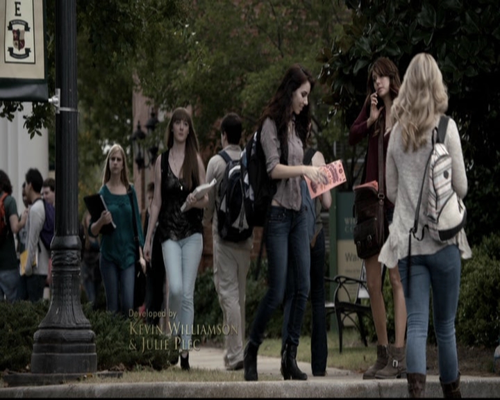 VampireDiariesWorld-dot-org_5x08DeadManOnCampus0334.jpg